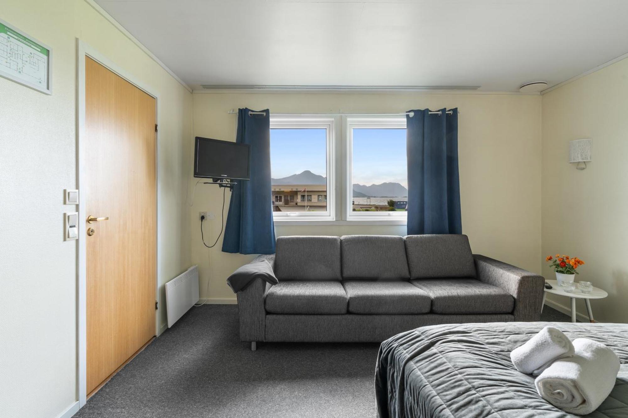 Skagi Bed & Lodge Skaland Bagian luar foto